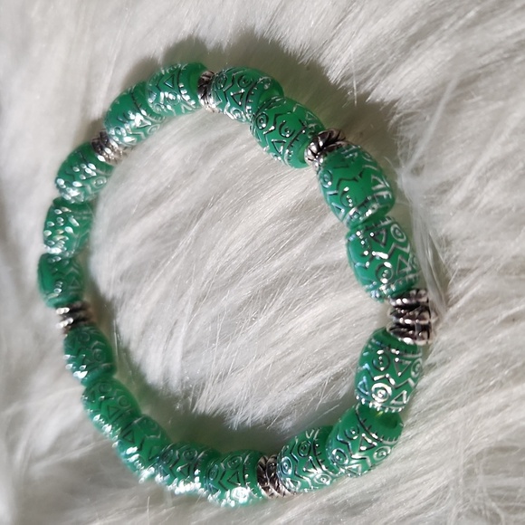 Handcrafted beaded bracelet - Picture 3 of 4